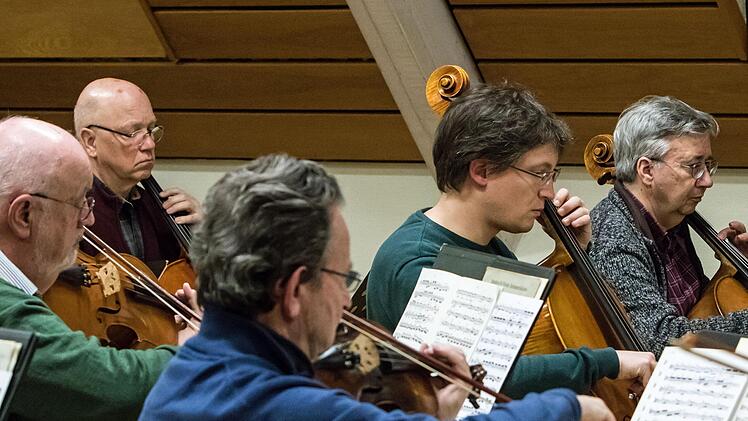 Proben-Impressionen mit dem Orchester der Gesellschaft der Musikfreunde NeustadtFoto: Jochen Berger