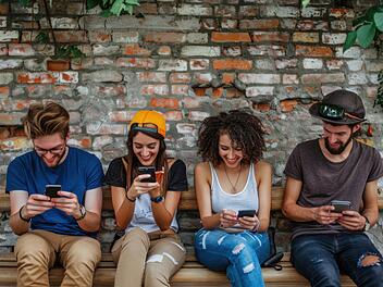 Handynutzung, Social Media, Beziehungen, Zwischenmenschlichkeit, Technik, Internet, User