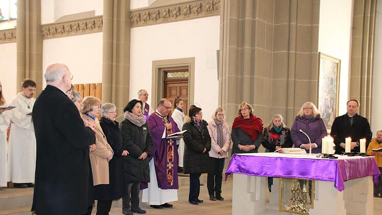 Eindrücke von der Wahl im Sonntagsgottesdienst in der Herz-Jesu-Stadtpfarrkirche. Foto: Ralf Ruppert