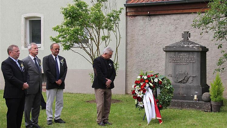 Totenehrung am Mahnmal