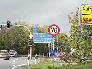 Die A 70, die direkt an Unterbrücklein vorbeiführt, ist ein ständiger Quell für Lärm. Deswegen plädieren Bürger für besseren Lärmschutz. Foto: Archiv/Jochen Nützel