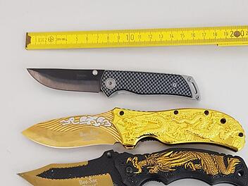 Der Dieb trug eine t&auml;uschend echt aussehende Feuerzeugpistole am G&uuml;rtel. Symbolfoto: Pixabay/947051