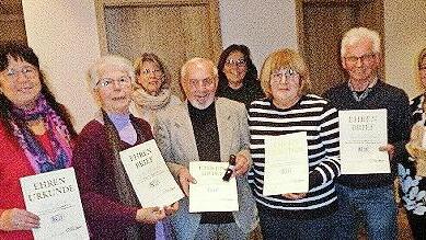 Unser Bild zeigt (v.l.): Ulrike Lutz (40 Jahre Mitglied), Anita Schuberth (55), 2. Vorsitzende Renate Kippes, Herbert Pramstaller (60), Kreiskassiererin Sabine Oschmann-Hockgeiger, Maria Mihm (40), Burkard Erhard (50) und Vorsitzende Anja Tobisch.