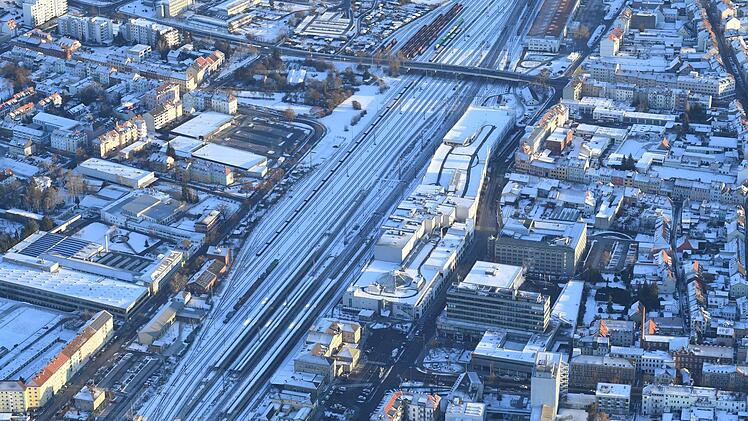 Bahntrasse im winterlichen Bamberg