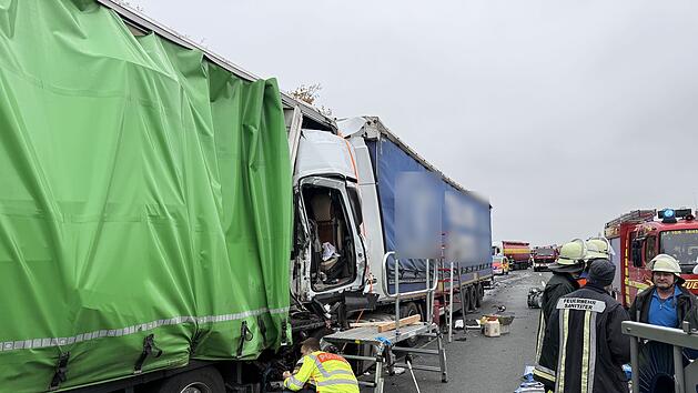 A3-Unfall mit Schwerverletztem: Feuerwehr mit enttäuschter Bilanz
