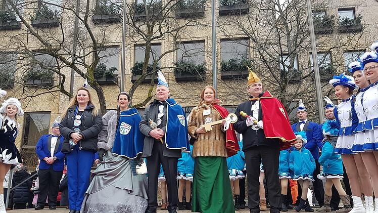 Beim Sturm auf das Kronacher Rathaus war für jeden etwas geboten.Maria Löffler