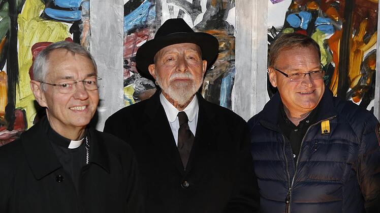 Lüpertz (M.) mit Bambergs Erzbischof (l.) und Oberbürgermeister, den Schirmherrn der Fensterinitiative. Archivfoto: Matthias Hoch