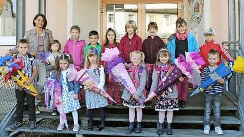 Ins Schuljahr: Unser Bild zeigt die Klasse 1/2a mit Klassenleiterin Julika Wendrich. Foto: S: Reinhard Blechschmidt