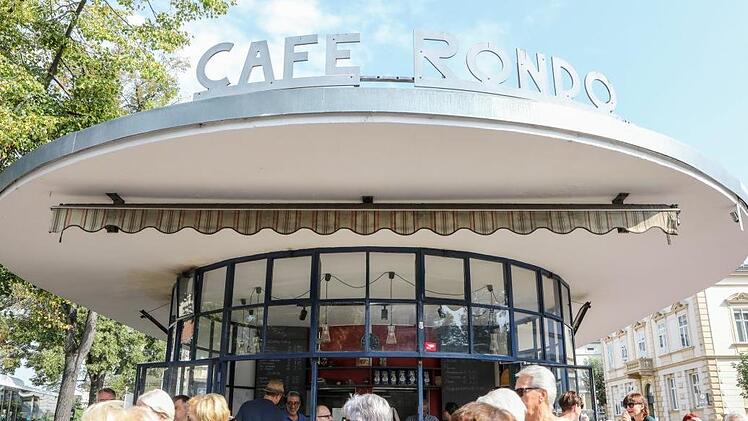 Beliebter Treffpunkt: das Caf&eacute; Rondo
