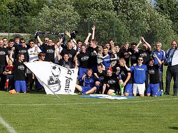 Die Rattelsdorfer Meistermannschaft Fotos: sportpress