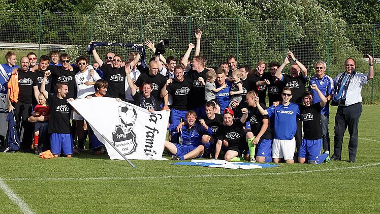 Die Rattelsdorfer Meistermannschaft Fotos: sportpress