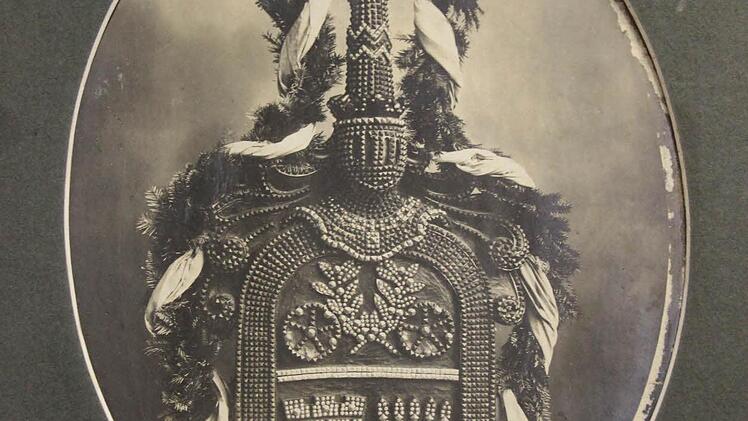 Eine historische Fotografie des Wappens. Foto: Stadtarchiv