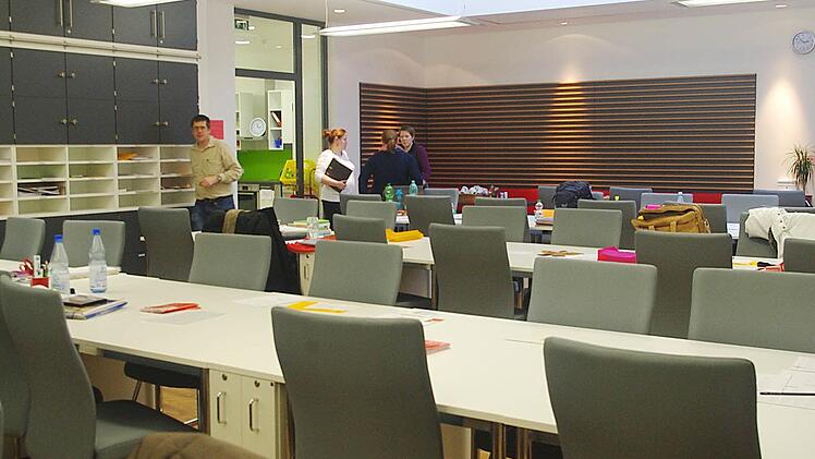 Blick in das neue Lehrerzimmer. Foto: Heike Schülein