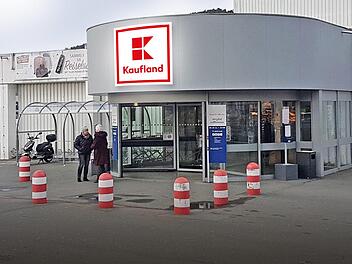 Aus dem Kulmbacher Real wird eine Kaufland-Filiale. Foto: Alexander Hartmann/Montage: Dagmar Klumb