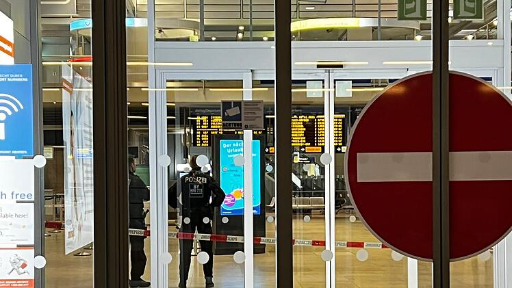 Herrenloses Gepäckstück verursacht Großeinsatz am Flughafen Nürnberg