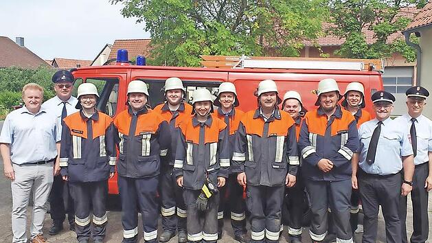 Zahlreiche Ehrenamtliche der Freiwilligen Feuerwehr Weichtungen legten ihre Leistungsabzeichen ab.