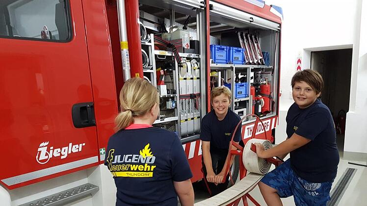 Die Freiwillige Feuerwehr Thundorf organisierte f&uuml;r die Kinder- und Jugendfeuerwehr wieder eine Fahrradtour zum Sulzfelder Badesee. Foto: Philipp Bauernschubert