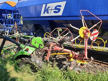 In Hessen sind ein G&uuml;terzug und ein Traktor kollidiert Foto: Bundespolizei Kassel