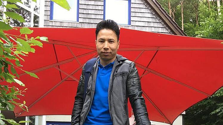 "Dass man mir vor Gericht nicht geglaubt hat, dass ich überzeugter Christ bin, hat mich am meisten getroffen", sagt Hadi Etamadi. Der 27-jährige Afghane muss bis zum 31. Dezember ausreisen.privat
