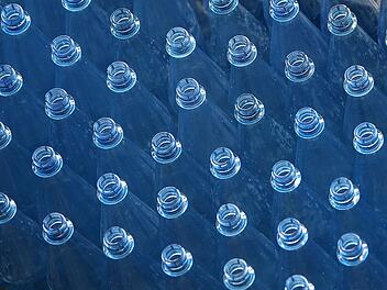 Nach Deckel-Ärger: EU erlässt neues Verbot für Plastikflaschen