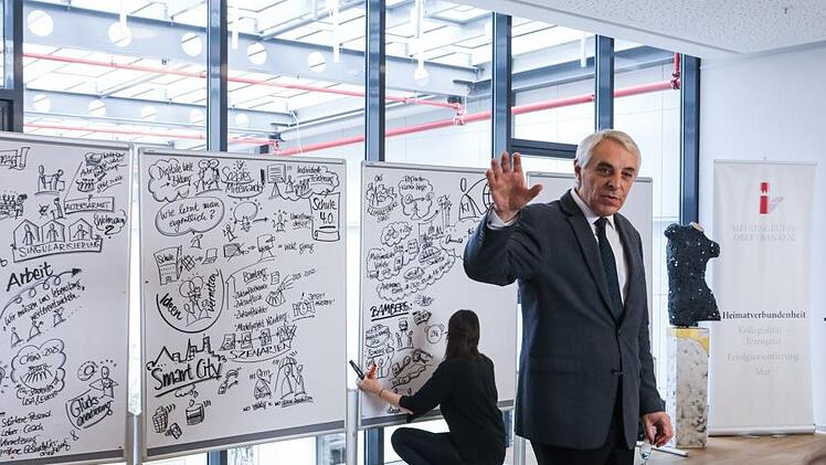 Manfred Riederle vom Bayerischen Städtetag während seines Impulsvortrags bei der Denkwerkstatt am Samstag Foto: Barbara Herbst