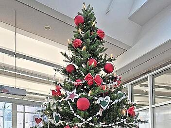 Der Weihnachtsbaum im BeratungsCenter Bad Kissingen.