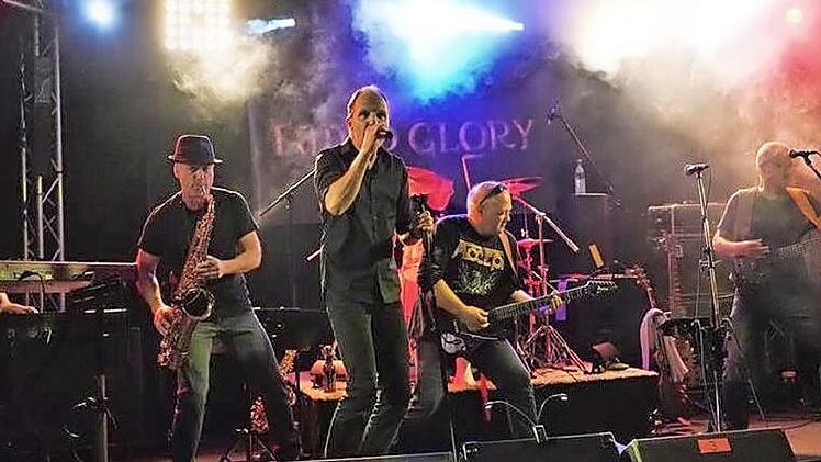 "Faded Glory" treten im Rathaus auf. Sie lassen 40 Jahre Rockgeschichte lebendig werden. Das kann was werden.  Fotos: pr