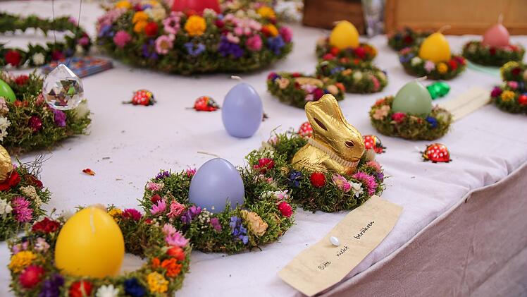 Liebevoll hergestellte Dekoration f&uuml;r die Ostertafel Foto: Romy Denk