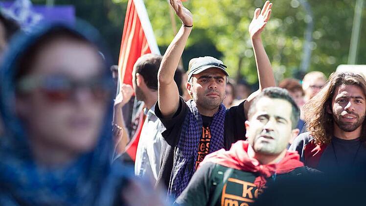 Flüchtlinge protestieren mit einem Marsch von Würzburg nach Berlin gegen die deutsche Asylpolitik. Foto: Tobias Köpplinger