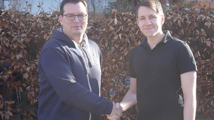 Nach 16 Jahren gab Martin Distler (l.) die Abteilungsleitung bei den Tischtennisspielern der DJK Eggolsheim an Florian Rudrich (r.) ab.