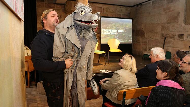 Stefan Kügel unterhielt mit seiner Puppe "Wolfgang". Foto: Barbara Herbst