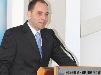 Thomas Bittdorf will die Parteien in Coburg zu einem ,,bescheidenen Wahlkampf" überreden.