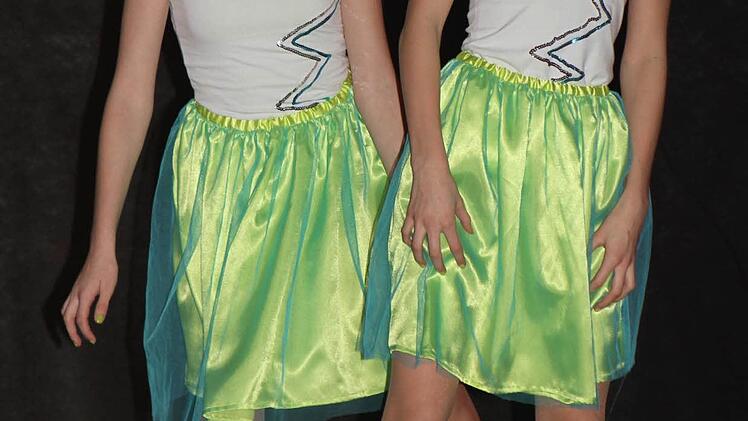 Für ihre Tanzdarbietungen bekamen auch Lorena Hofmann und Hanna Schor viel Beifall.