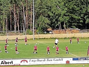 Das Aufwärmprogramm beim Feriencamp in Oesdorf Foto: privat