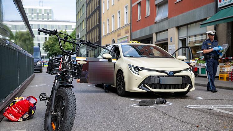 Taxifahrer soll Radler nach Streit angefahren haben