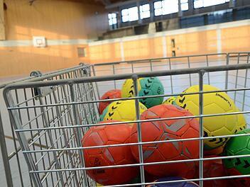 In der Nüdlinger Schlossberghalle finden die Handballer hervorragende Rahmenbedingungen vor.  Fotos: Jürgen Schmitt