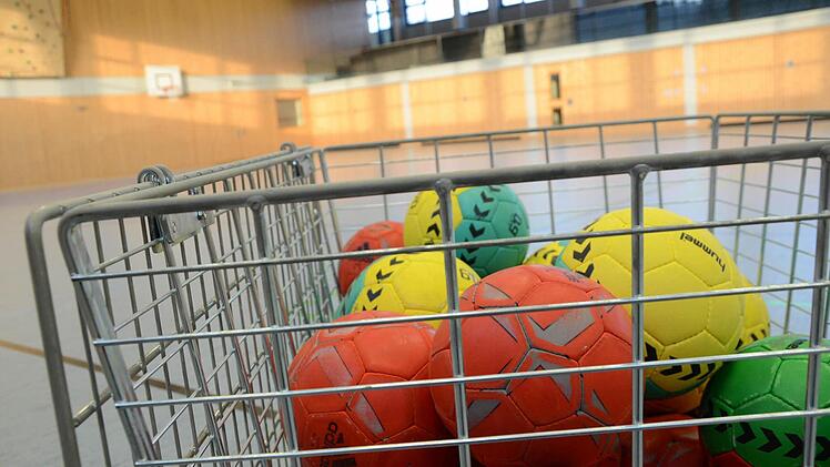 In der Nüdlinger Schlossberghalle finden die Handballer hervorragende Rahmenbedingungen vor.  Fotos: Jürgen Schmitt