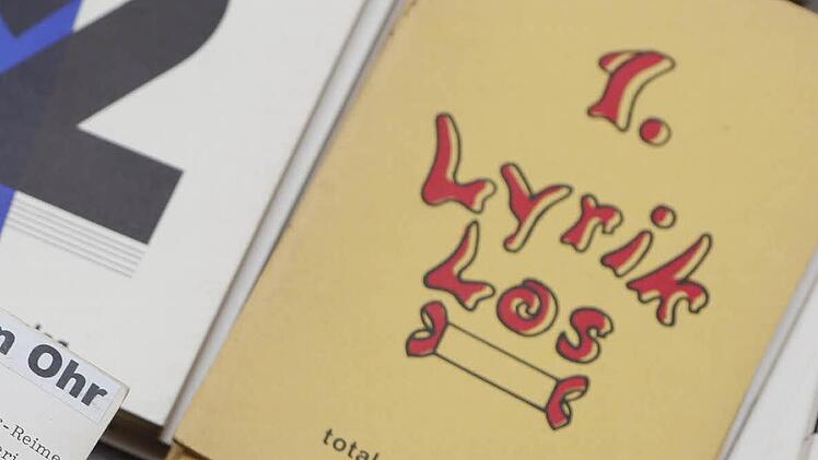 Das Lyrik-Los mit Werken guter Autoren oder literarischer Nieten Foto: Hoch