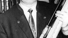 Gerd Kümmet mit seinen Weltmeister-Luftgewehr  Foto: privat