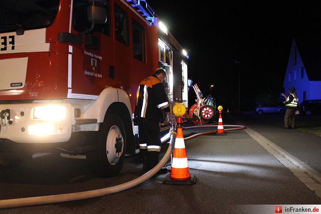 Anbau von Garage in Vollbrand