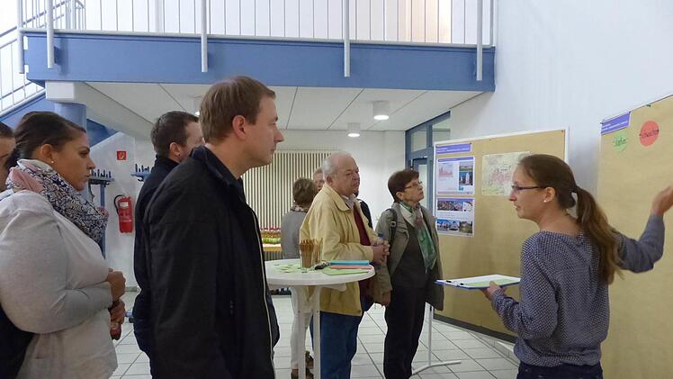 Rege beteiligten sich die Adelsdorfer an der Ideensammlung für die Zukunft ihrer Kommune. Foto: Pauline Lindner