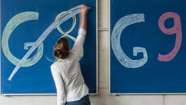 2004 wurde das G8 eingeführt, beinahe von Beginn an stieß die verkürzte Schulzeit auf Ablehnung bei Schülern und Eltern. Foto: Armin Weigel / dpa