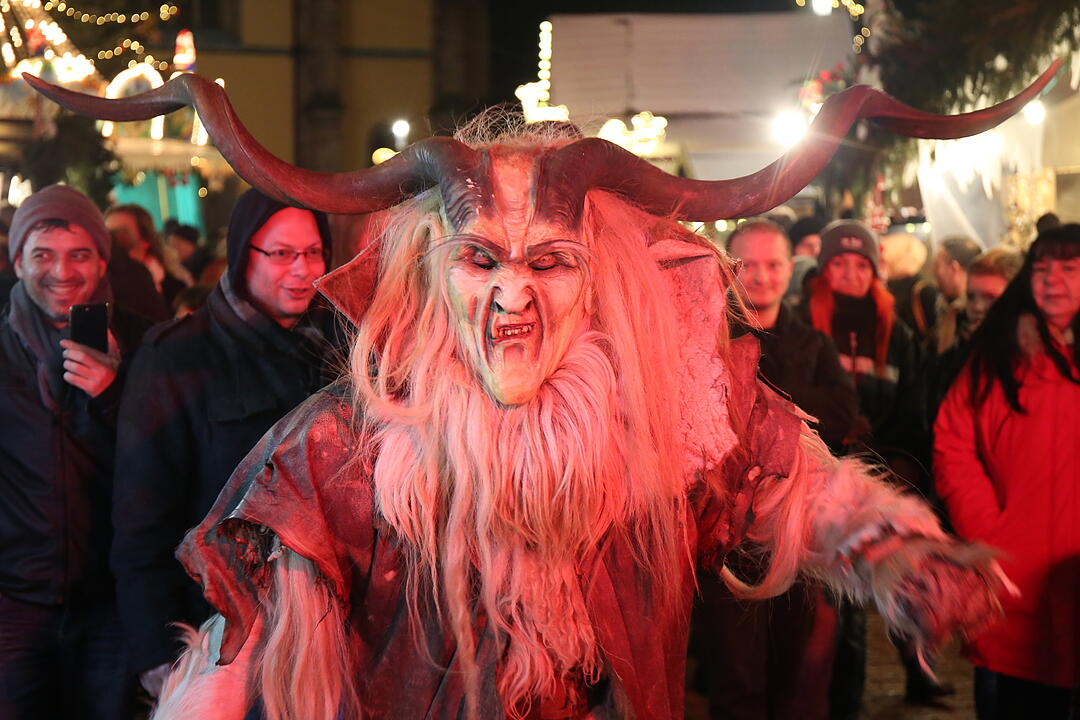 Oberfranken: Seltsame Gestalten auf dem Weihnachtsmarkt