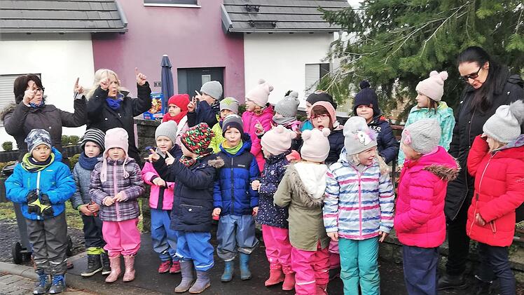 "Wer will fleißige Handwerker seh'n" sangen die Vorschulkinder der Nüdlinger Kindertagesstätte "Haus für Kinder. Foto: Sigismund von Dobschütz