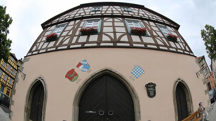 Im Münnerstädter Rathaus sind schwere Zeiten angebrochen. Teile der Verwaltung sind in Quarantäne. Foto: Archiv/Thomas Malz