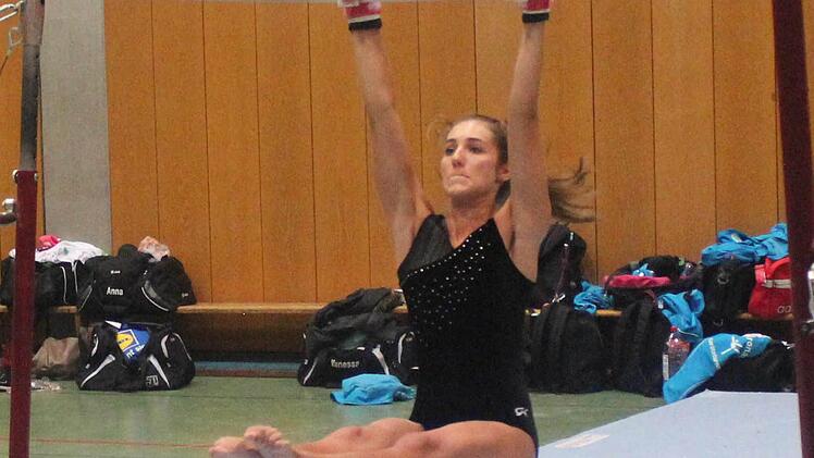 Körperspannung gefragt: Miriam Müller gibt am Barren alles.