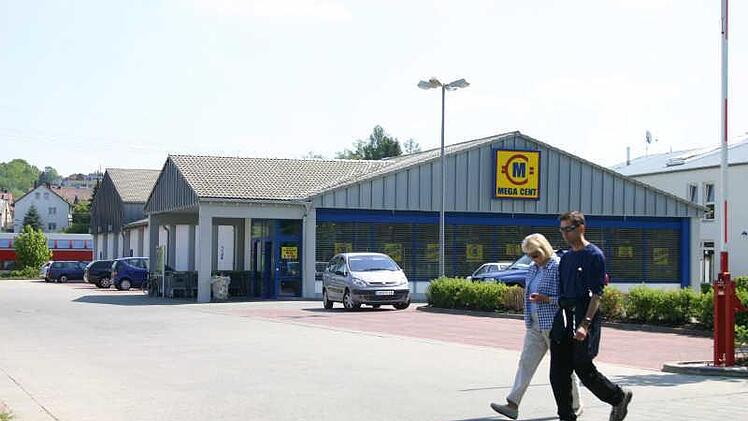 Der ehemalige Lidl- und Megacent-Markt in der Haidfeldstraße 6 in Forchheim  Foto: Archivfoto: mam