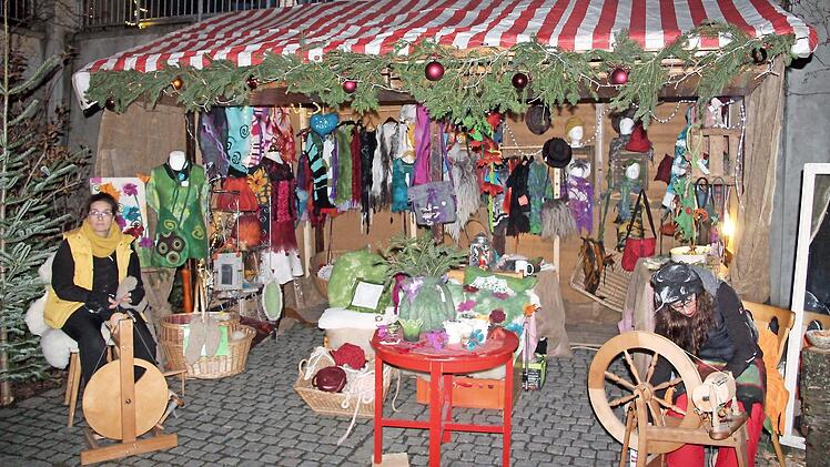 Filigranes Kunsthandwerk, weihnachtliche Dekoartikel, Musik und tolle Weihnachtsaktionen warten am ersten Adventswochenende auf die Besucher. Foto: Stadt Kulmbach