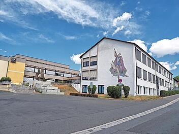 Fließen die erwarteten Fördergelder für die Generalsanierung der Grund- und Mittelschule Stadtsteinach? Diese Frage beurteilt die CSU mit einiger Skepsis.