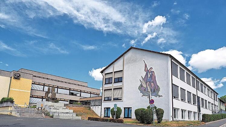Fließen die erwarteten Fördergelder für die Generalsanierung der Grund- und Mittelschule Stadtsteinach? Diese Frage beurteilt die CSU mit einiger Skepsis.